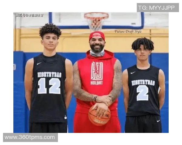 老K教练：卡梅隆·布泽尔在同龄人中遥遥领先 很聪明能抢板会传球