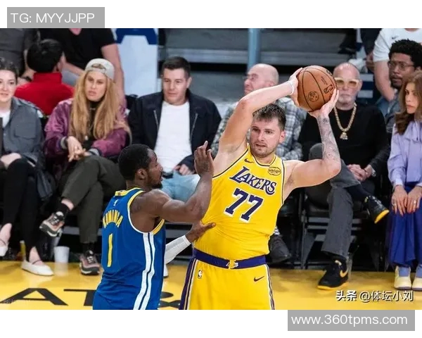 湖人遭尼克斯逆转失利，球员表现点评：东契奇平平，詹姆斯及格，三人拖后腿